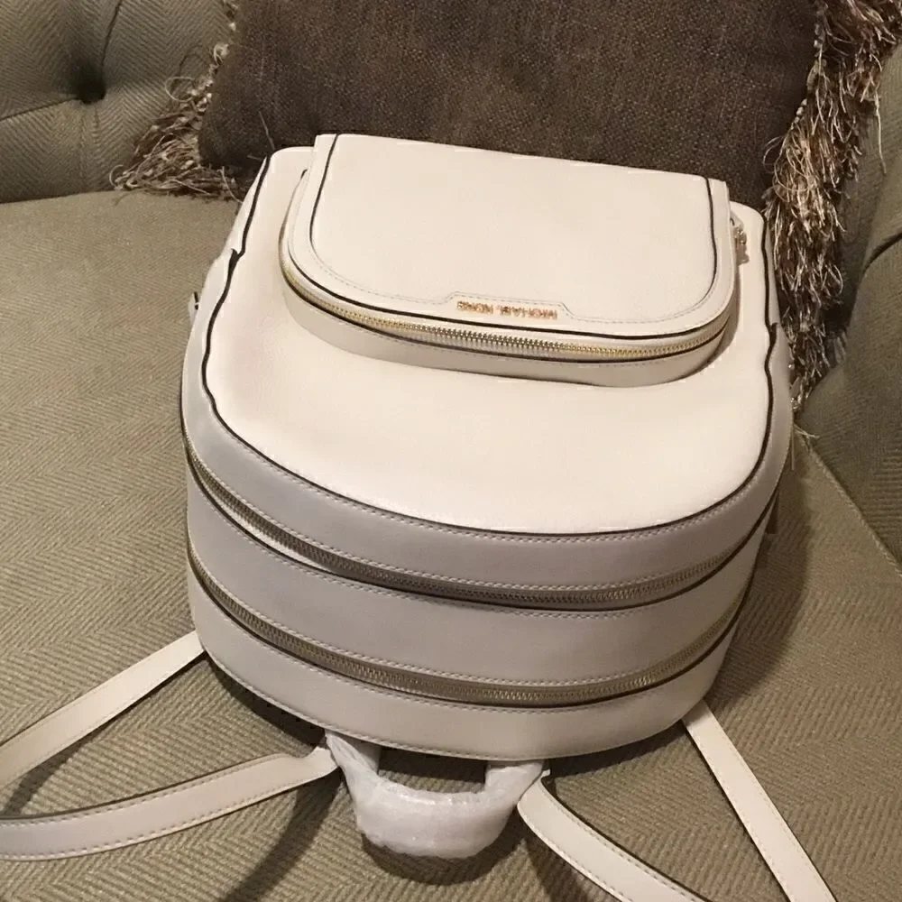 MICHAEL KORS ELEGANT UNDERSTATED BACKPACK SCHOOL OFFICE WORK TRAVEL VACATION